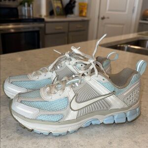 Nike Vomero 5 Light blue and Gray Sneakers